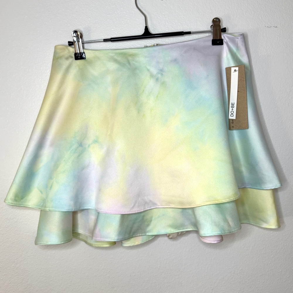 Do+Be Pastel Tie-Dye Flowy Mini Skirt Size Medium New With Tags Soft & Playful